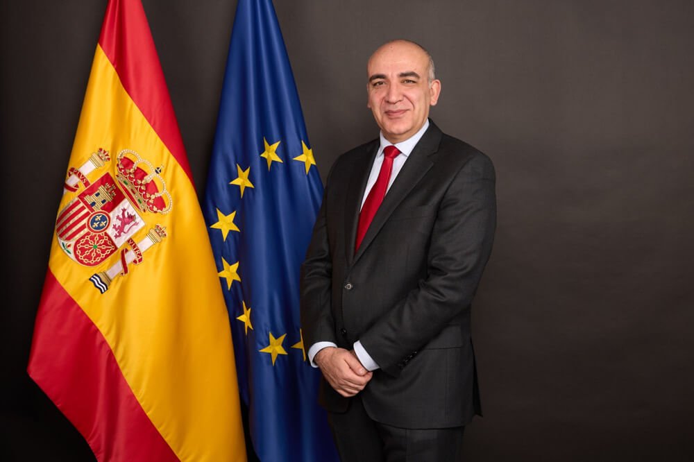 Quand l'ambassadeur d'Espagne distribue des leçons d'intégrité : à qui s'adresse vraiment le message ?