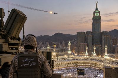 Arabie saoudite : un drone attribué aux Houthis intercepté près de La Mecque, la tension monte en mer Rouge