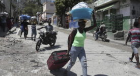 Les gens fuient leurs maisons sous les balles des gangs haitiens